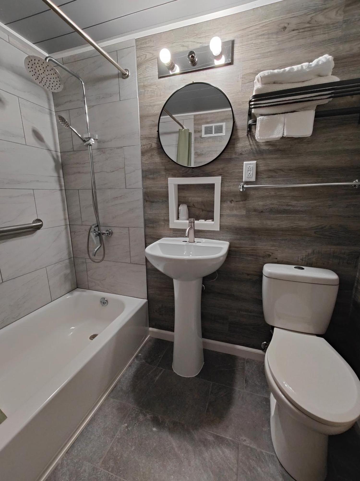 Melody Motor Lodge Connellsville Εξωτερικό φωτογραφία