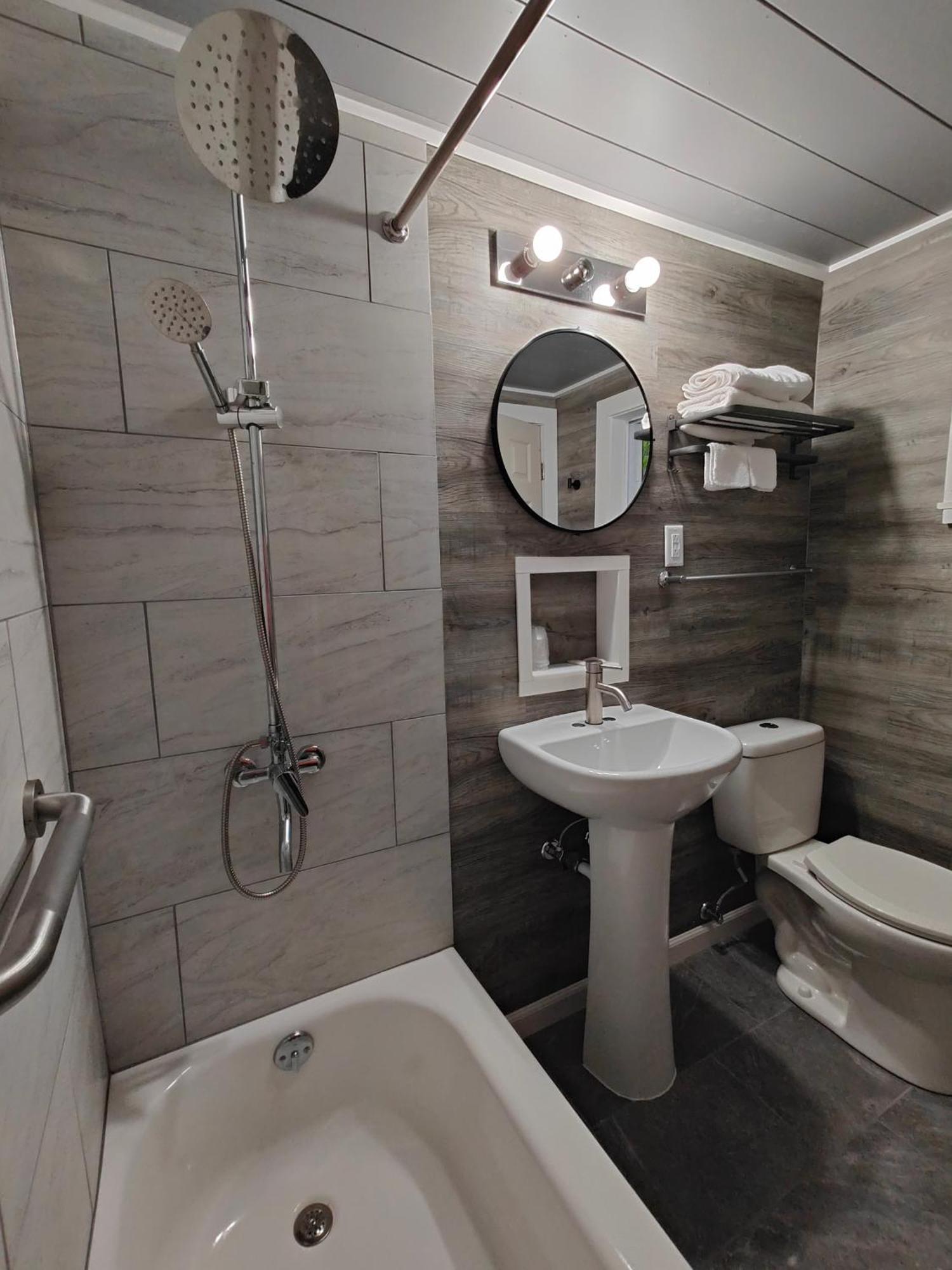 Melody Motor Lodge Connellsville Εξωτερικό φωτογραφία